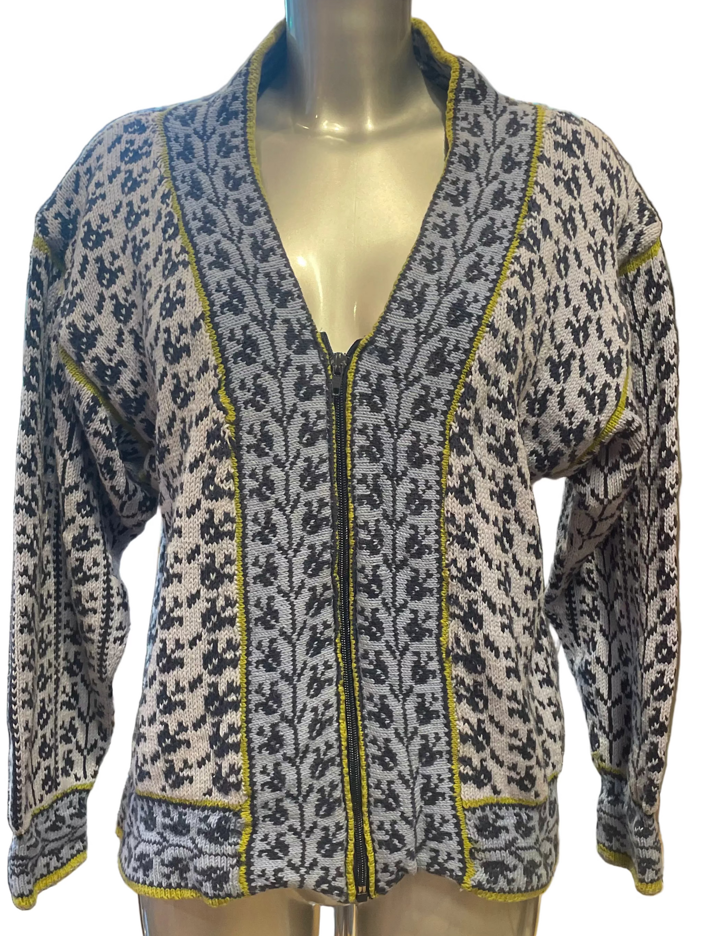 ♻️Kun 1 igjen! Unik Vintage strikkejakke- str M- Tilstand: Veldig god – ingen hull, flekker eller synlig slitasje